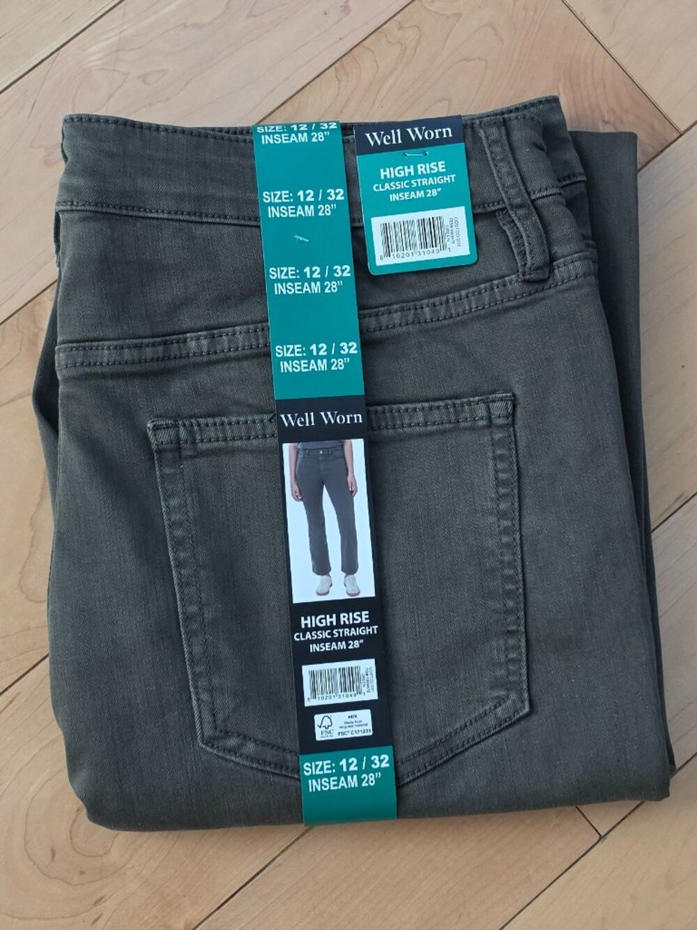 Well Worn High Rise Classic Straight Jeans Size 12 / 32 Inseam 28 in